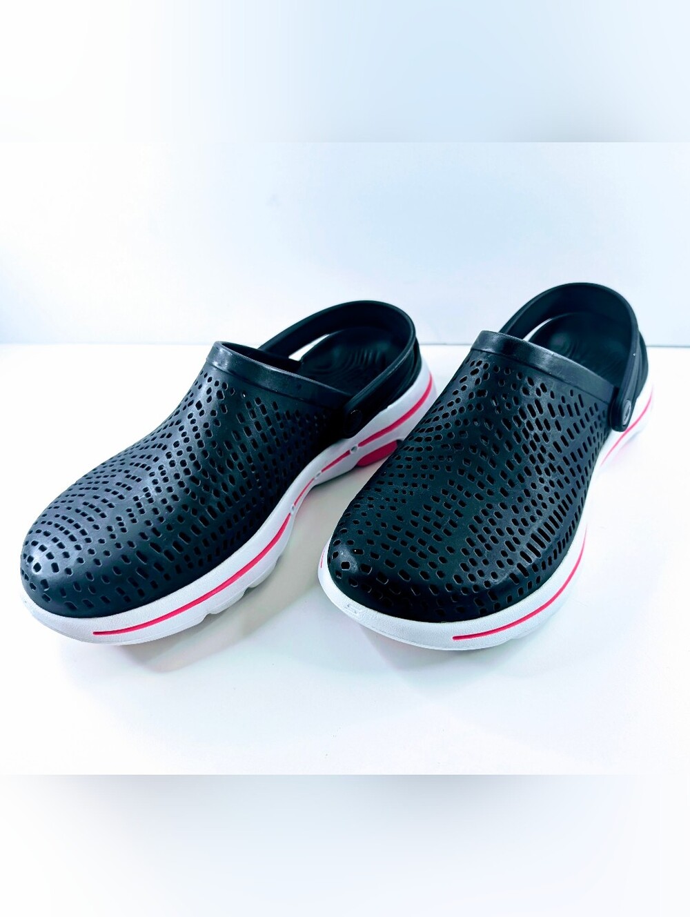 Skechers Go Walk 5 Astonished Foamies Women's 8 Slip Ons BlK/White Clogs